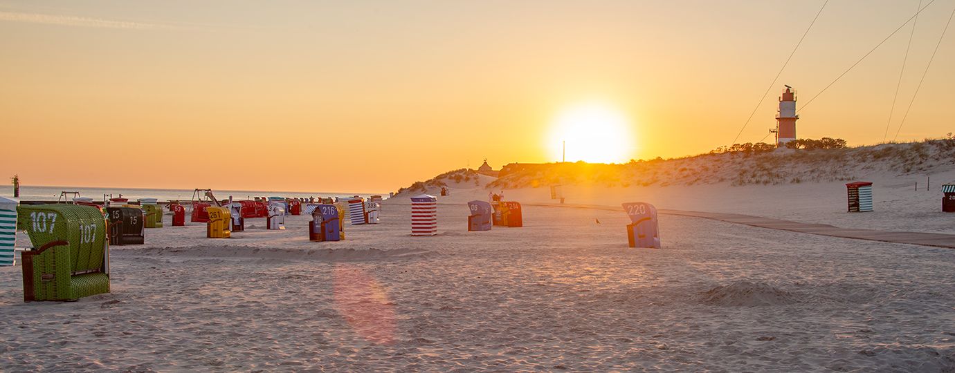 Sonnenuntergang am Südbad Borkum